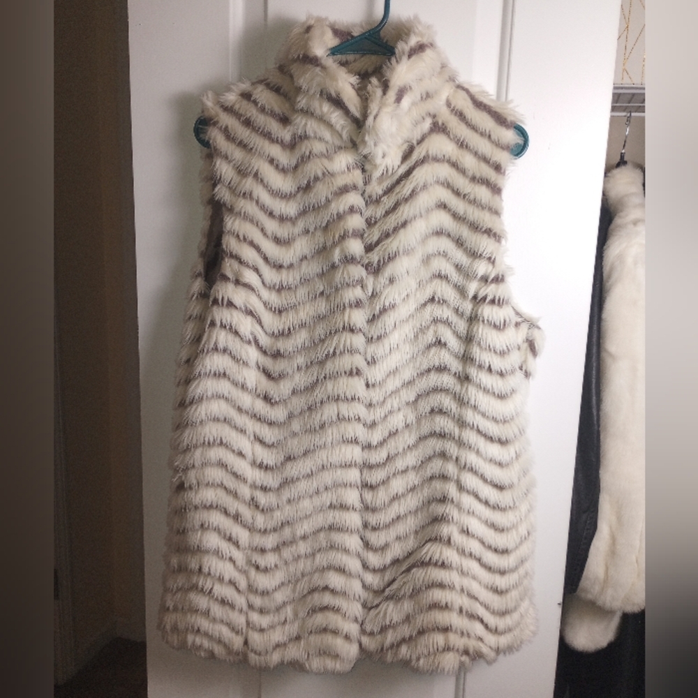 Me Jane Faux Fur Vest